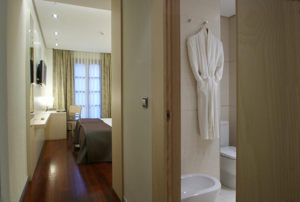 וייאדוליד Hotel Mozart מראה חיצוני תמונה