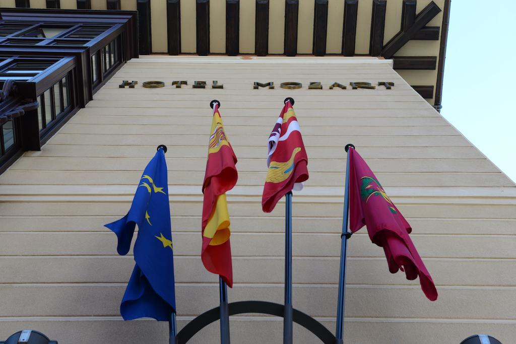 וייאדוליד Hotel Mozart מראה חיצוני תמונה